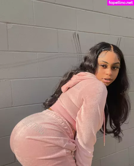 Kaylalebombbb OnlyFans Thumbnail #UEuSKOF1cV