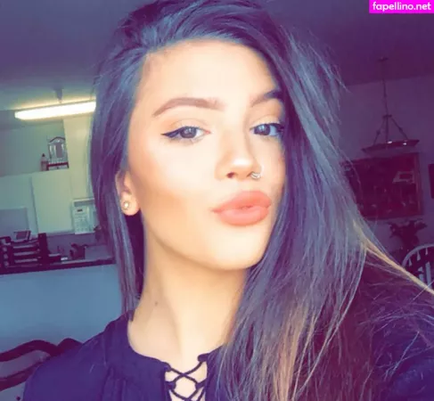 Kaylee Burnett OnlyFans Thumbnail #IHZGUjTSV8