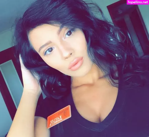 Kaylee Burnett OnlyFans Thumbnail #f1jmDSOqaS