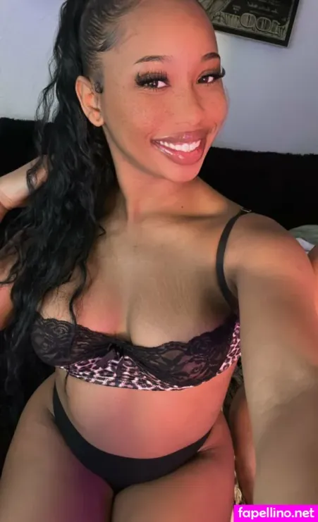 Keke Freaky Main Profile Photo