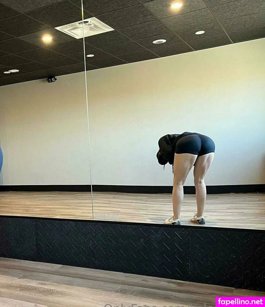 kelceburrow, kelceburrowfit Nude Leaked OnlyFans Photo #0r7LpZ6DTX