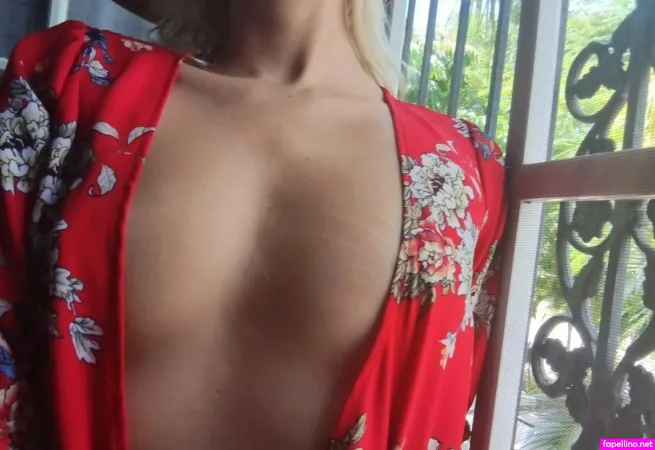 Kelli Kisses OnlyFans Thumbnail #FwdekDzaaV