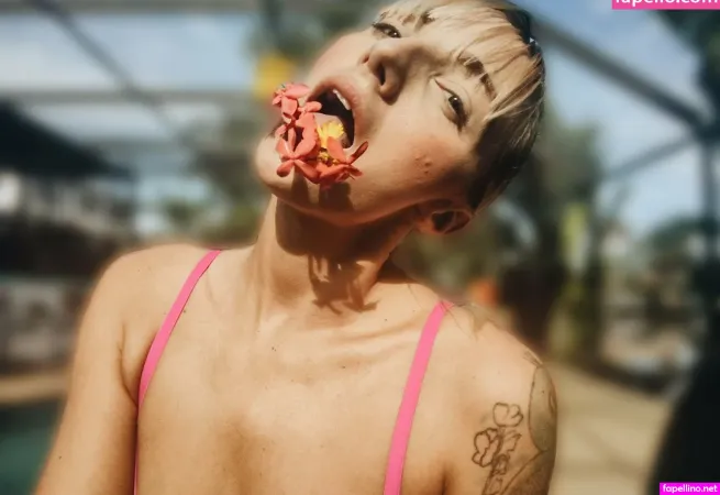 Kelli Kisses OnlyFans Thumbnail #cRc04YrXxy