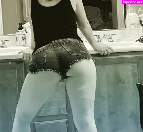 Kelliann OnlyFans Thumbnail #ygTYxN3jCC