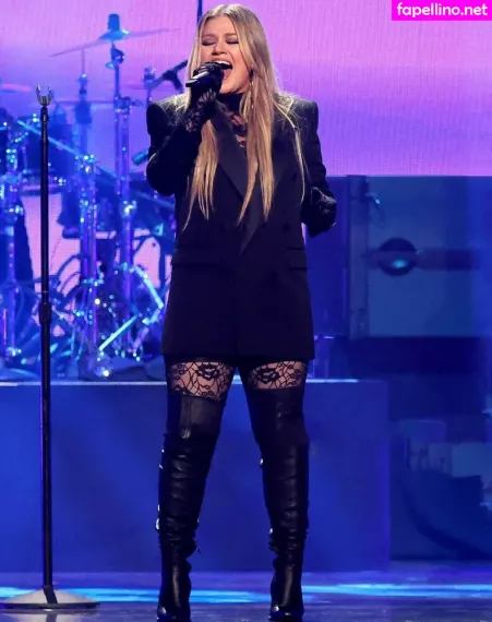 Kelly Clarkson OnlyFans Thumbnail #8vqA7c1oi5
