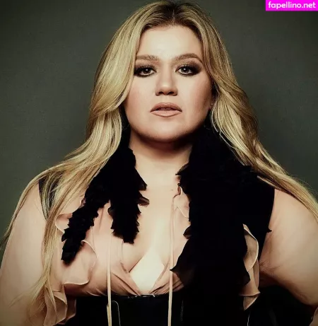 Kelly Clarkson OnlyFans Thumbnail #BI5kHzVseR