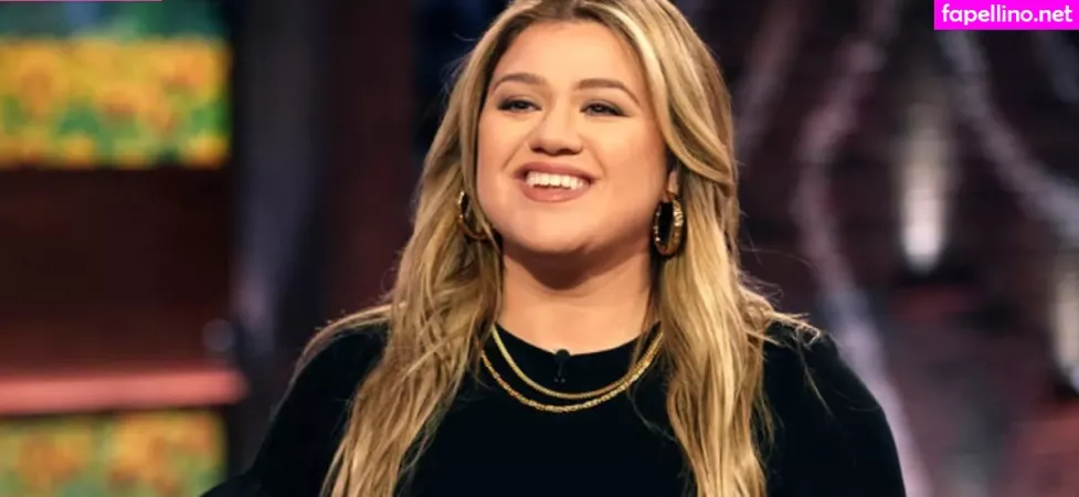 Kelly Clarkson OnlyFans Thumbnail #PS5ft6utGl