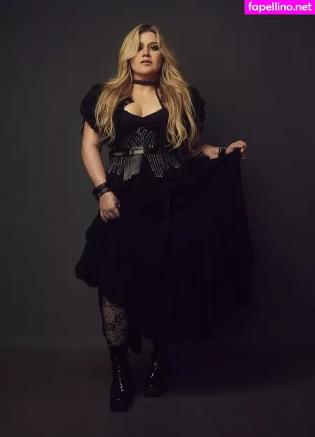 Kelly Clarkson OnlyFans Thumbnail #SNiZ0W7CsO
