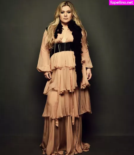Kelly Clarkson OnlyFans Thumbnail #TUJeZ8NrzB