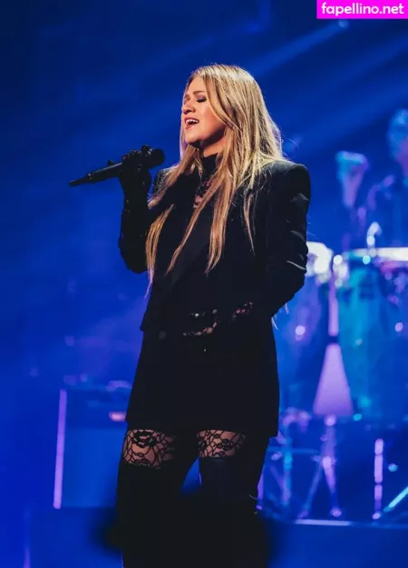 Kelly Clarkson OnlyFans Thumbnail #jK6z5K9m2y