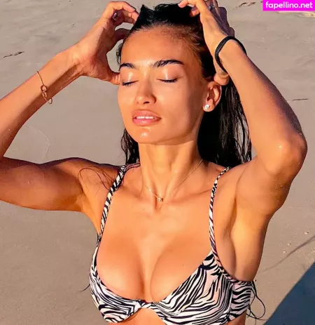 Kelly Gale OnlyFans Thumbnail #FxneIUyUZ4