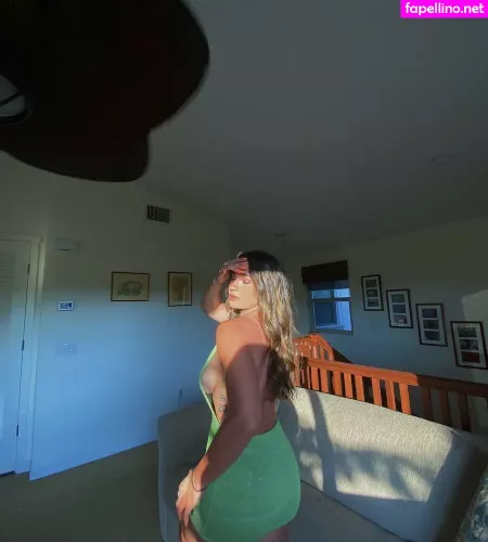 Kelly Meinhart OnlyFans Thumbnail #f0gFME0J2T