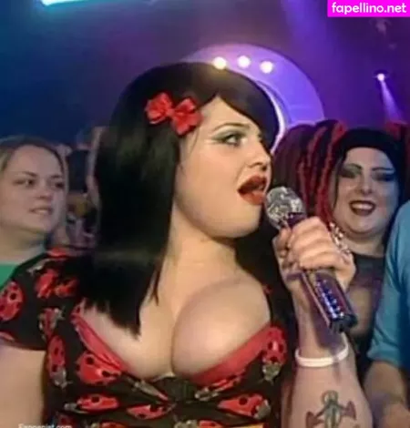 Kelly Osbourne OnlyFans Thumbnail #S08y4v4DWr