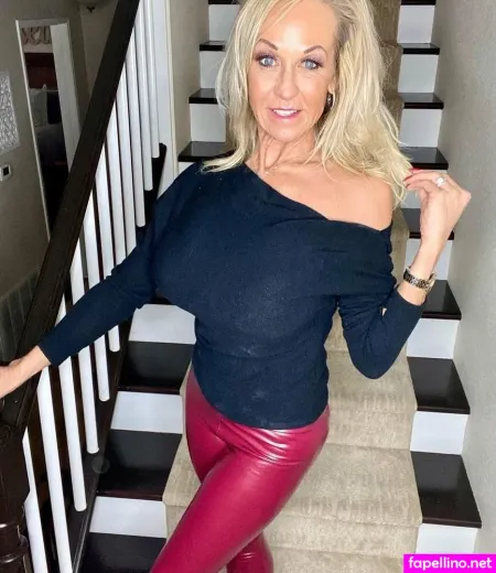 Kelly West OnlyFans Thumbnail #xF0KYJ4xly