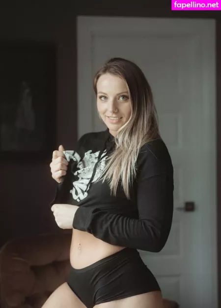 Kellygee OnlyFans Thumbnail #MTgE4pYcmS