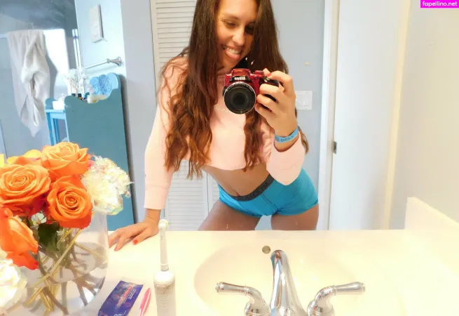 Kelsimonroeofficial OnlyFans Thumbnail #buj8nnUAhx