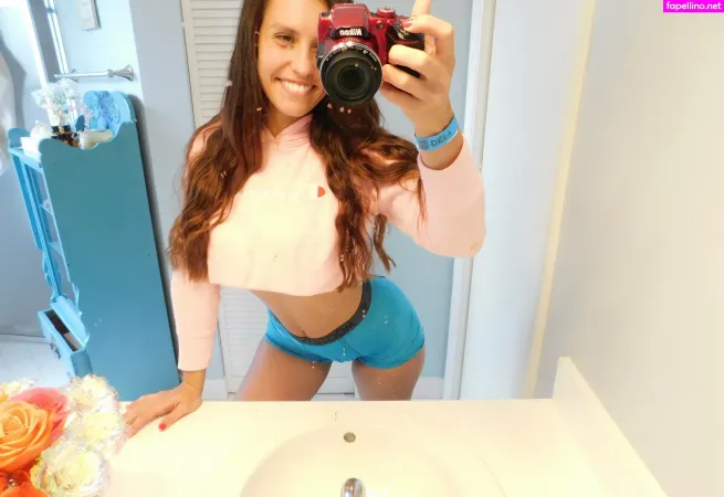 Kelsimonroeofficial OnlyFans Thumbnail #y5A6XYxJEc