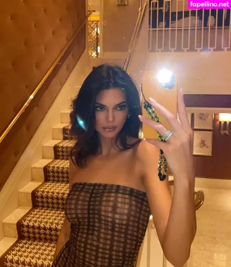 Kendall Jenner OnlyFans Thumbnail #8j4Ni7a2FB