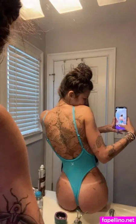 Kendeeznutz 1 OnlyFans Thumbnail #9rxKtfv8I7