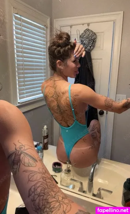 Kendeeznutz 1 OnlyFans Thumbnail #HVDG6MwieU