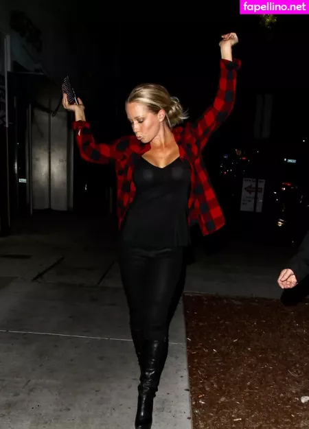 Kendra Wilkinson OnlyFans Thumbnail #Gc9Si4bDip