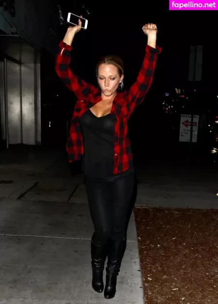 Kendra Wilkinson OnlyFans Thumbnail #MuV3uSm43L