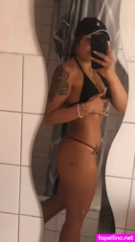 Kennt Jemand Saskia S Xoxo OnlyFans Thumbnail #R0yBQOfJai