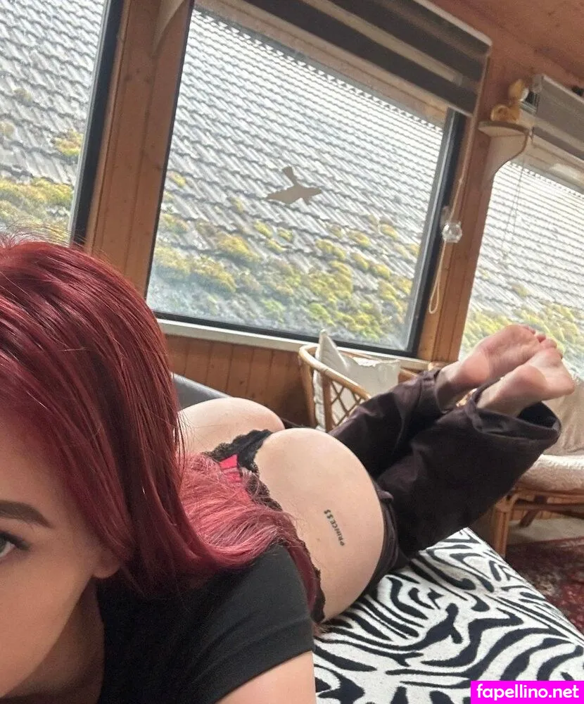 Kennt sie jemand? Princess tattoo Nude Leaked OnlyFans Photo #3Do5blY1DL