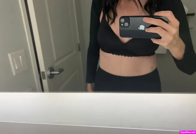 Kenzie Kisses OnlyFans Thumbnail #E4j7OgCTeT