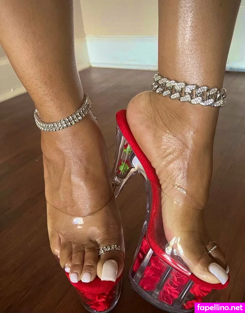 MI_PeachPeach, SeranaMI, kenziemadisonxo, misskenziemi Nude Leaked OnlyFans Photo #KhTFZtT65N