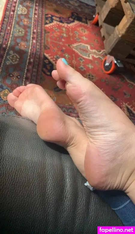 Kenziessmallfeet OnlyFans Thumbnail #U41uT8mYic