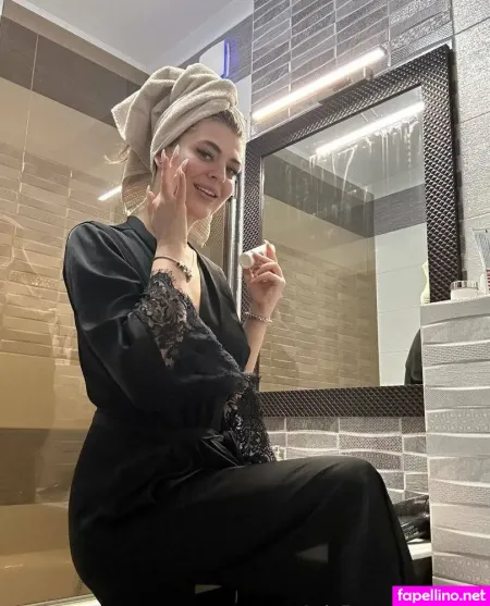 Keri Ri OnlyFans Thumbnail #1GjWm0v1Kx