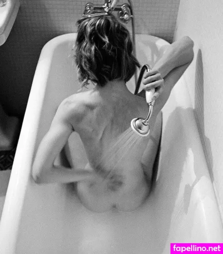 Kerry Bishe OnlyFans Thumbnail #piDZLyhIbd