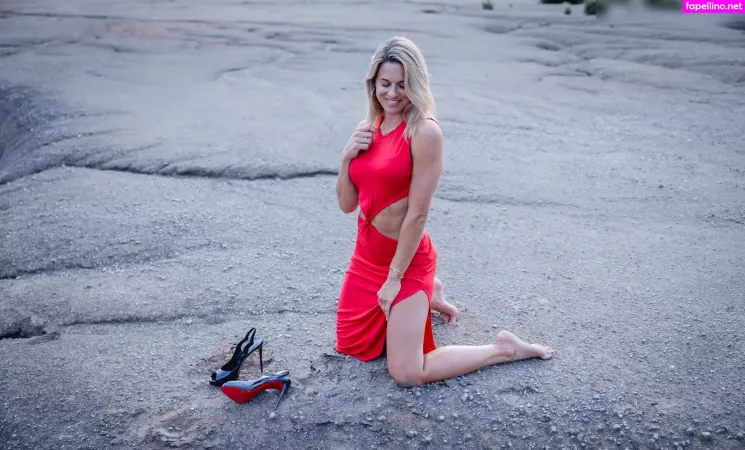 Kerstin Colucci OnlyFans Thumbnail #H8Q9sz4Bbm