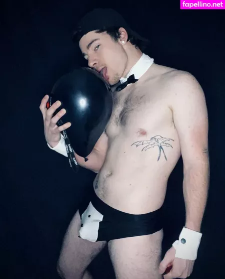 Kevinkiznerxxx OnlyFans Thumbnail #Q3rwU9YtKG