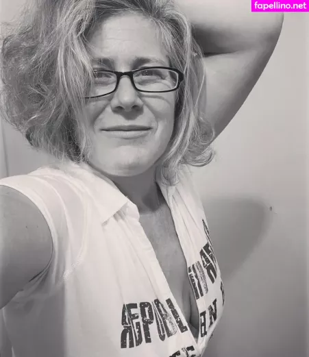 Khariscurves OnlyFans Thumbnail #Y9egJhIx8o