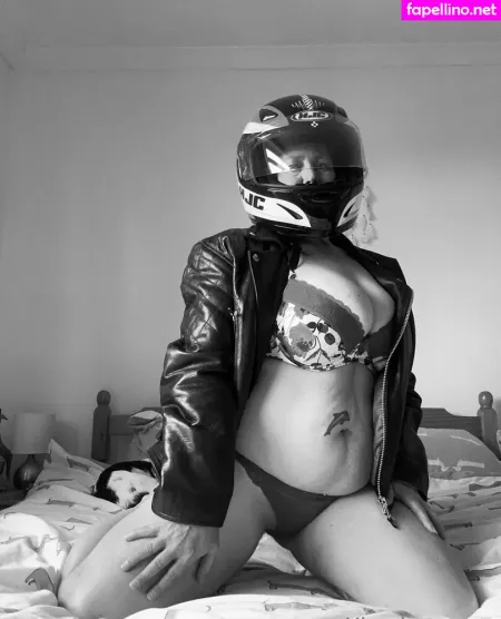 Khariscurves OnlyFans Thumbnail #p9EebjwZ6O