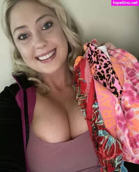 Khimberrosefree OnlyFans Thumbnail #tRVkQ5FzUR