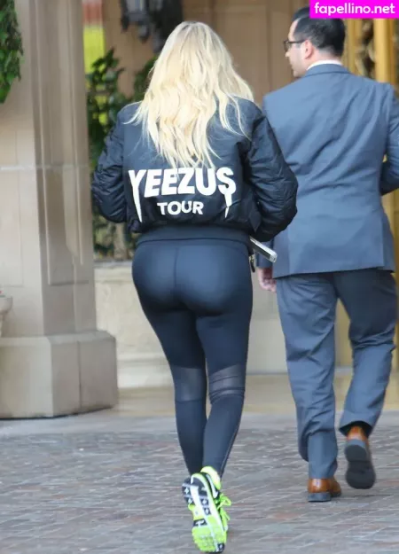 Khloe Kardashian OnlyFans Thumbnail #dQ7qJ1PfcW