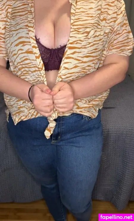 Khloe Kie OnlyFans Thumbnail #X3as3j6iYc