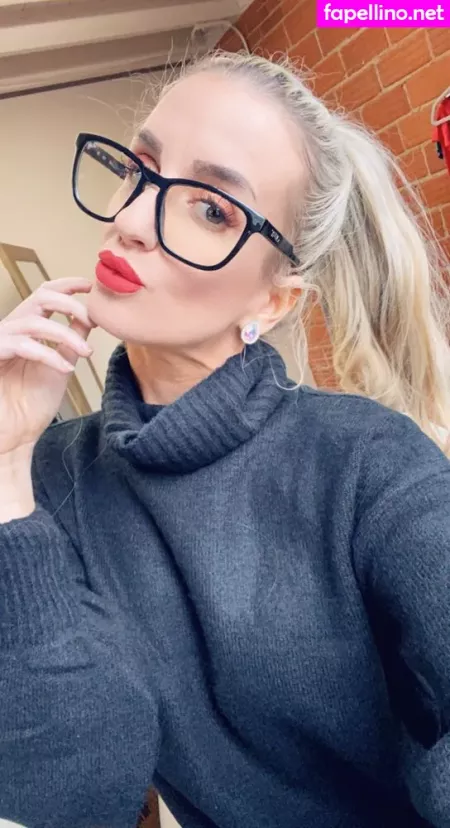 Khloeefree OnlyFans Thumbnail #Xhn3oKqRbr