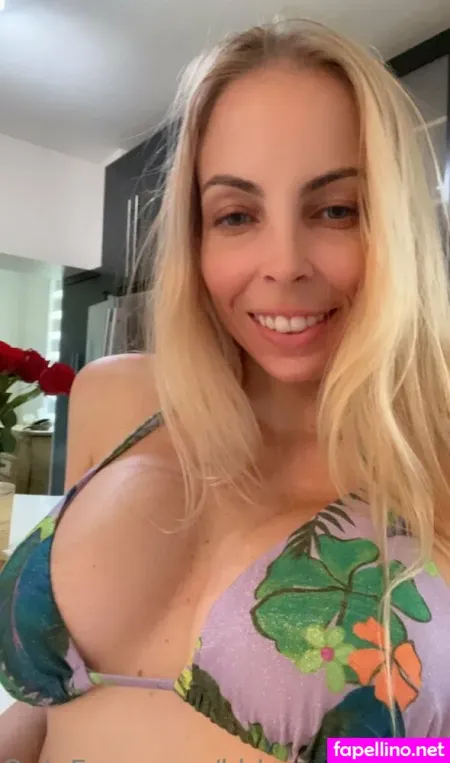 Khloemonroevip OnlyFans Thumbnail #ST9XJwy59s