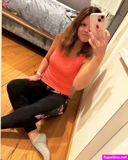Kiara 24girl OnlyFans Thumbnail #2qLq92pBfo