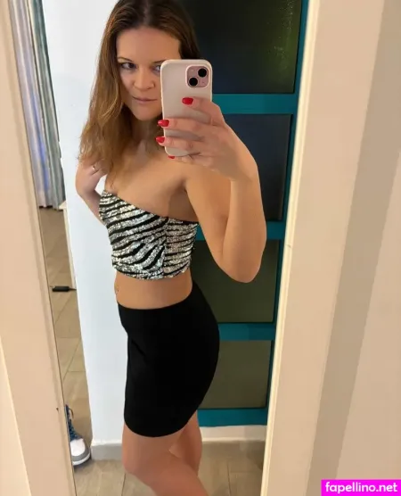 Kiara 24girl OnlyFans Thumbnail #5KmKdtql00