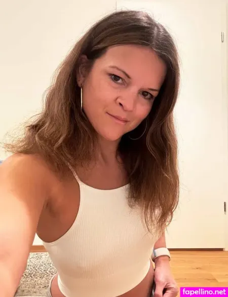 Kiara 24girl OnlyFans Thumbnail #BWo58nR5Gm