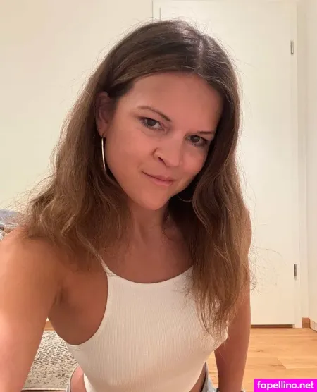 Kiara 24girl OnlyFans Thumbnail #ixoUYmrYF1