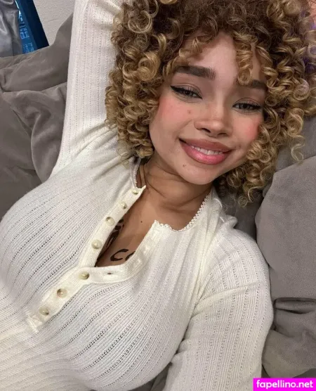 Kiarapeachlegit OnlyFans Thumbnail #JSyDGzyFW9