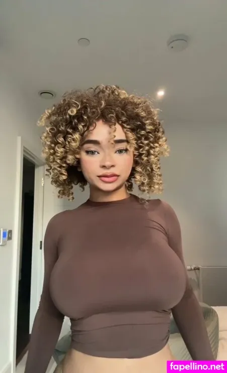 Kiarapeachlegit OnlyFans Thumbnail #TWM2w1pWIT