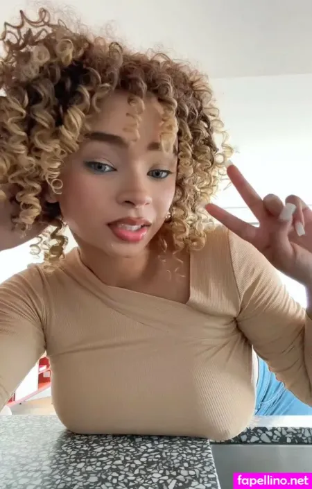 Kiarapeachlegit OnlyFans Thumbnail #k0EGBJLEdl
