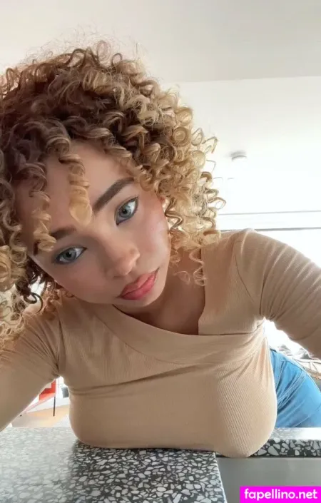 Kiarapeachlegit OnlyFans Thumbnail #shqKCdQ3Zr